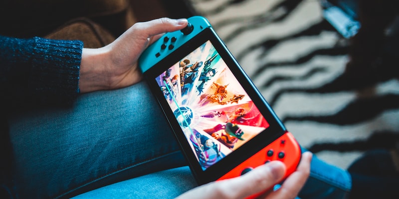 Могут ли люди играть в мобильные игры с помощью Nintendo Switch?